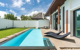 Beautiful Comfortable And Fully Equipped Big Pool Villa With 65Inch Smart Tv Located Near Popular Bangtao Beach And Laguna